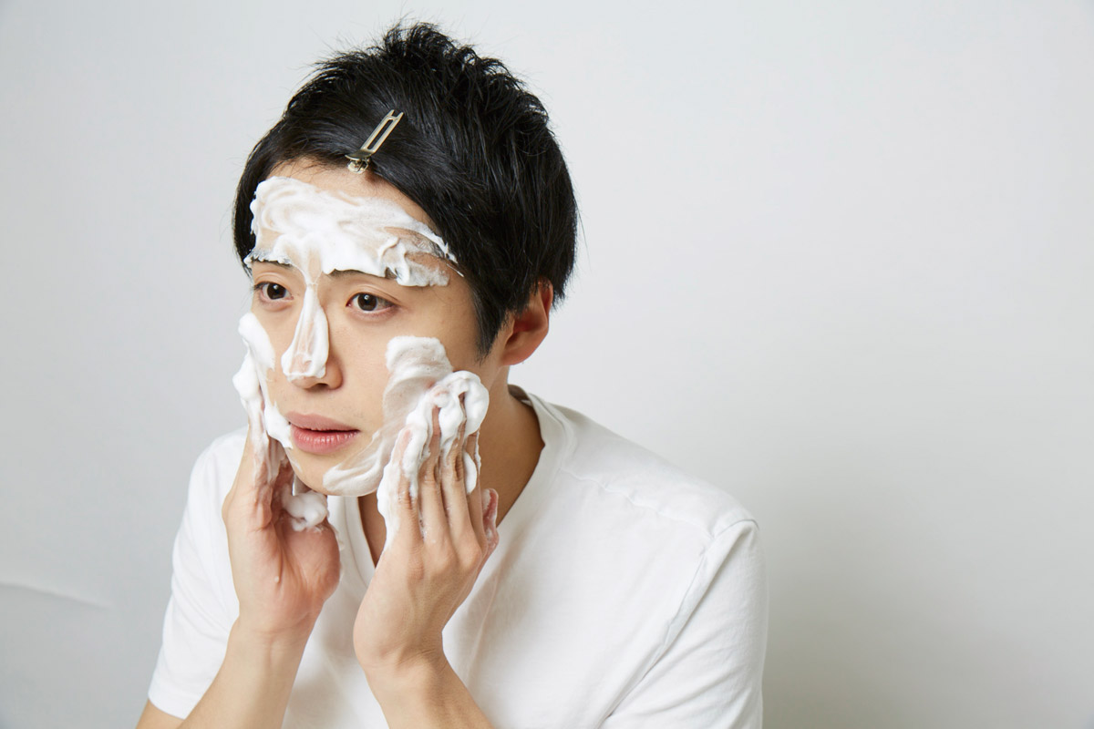 キレイ すぎる 男子になるための美容navi Vol 2顔にハチミツ ちょい足し 洗顔で貪欲に美肌を追求 ビューティ Fineboys Online キレイ すぎる 男子になるための美容navi Vol 2顔にハチミツ ちょい足し 洗顔で貪欲に美肌を追求 ビューティ Fineboys Online