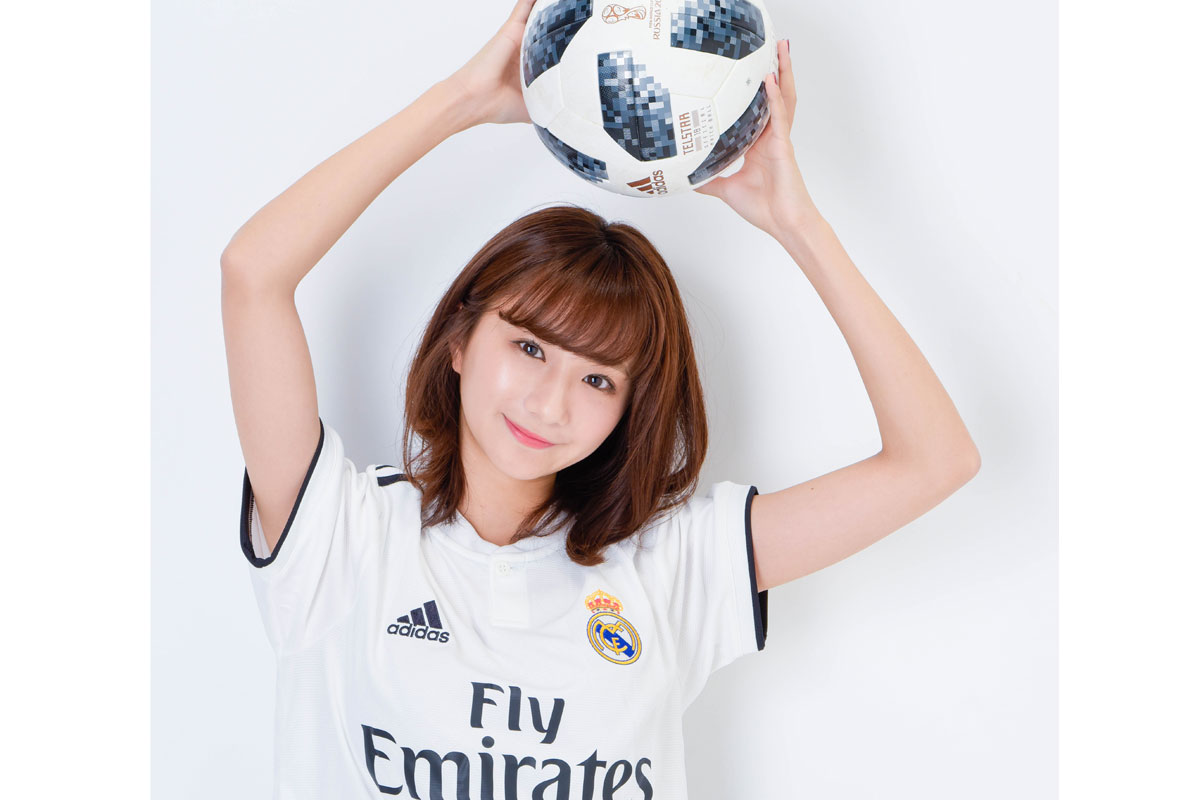 美女つきサッカー講座 エル クラシコ目前に欧州クラブの魅力を再認識 ライフスタイル Fineboys Online