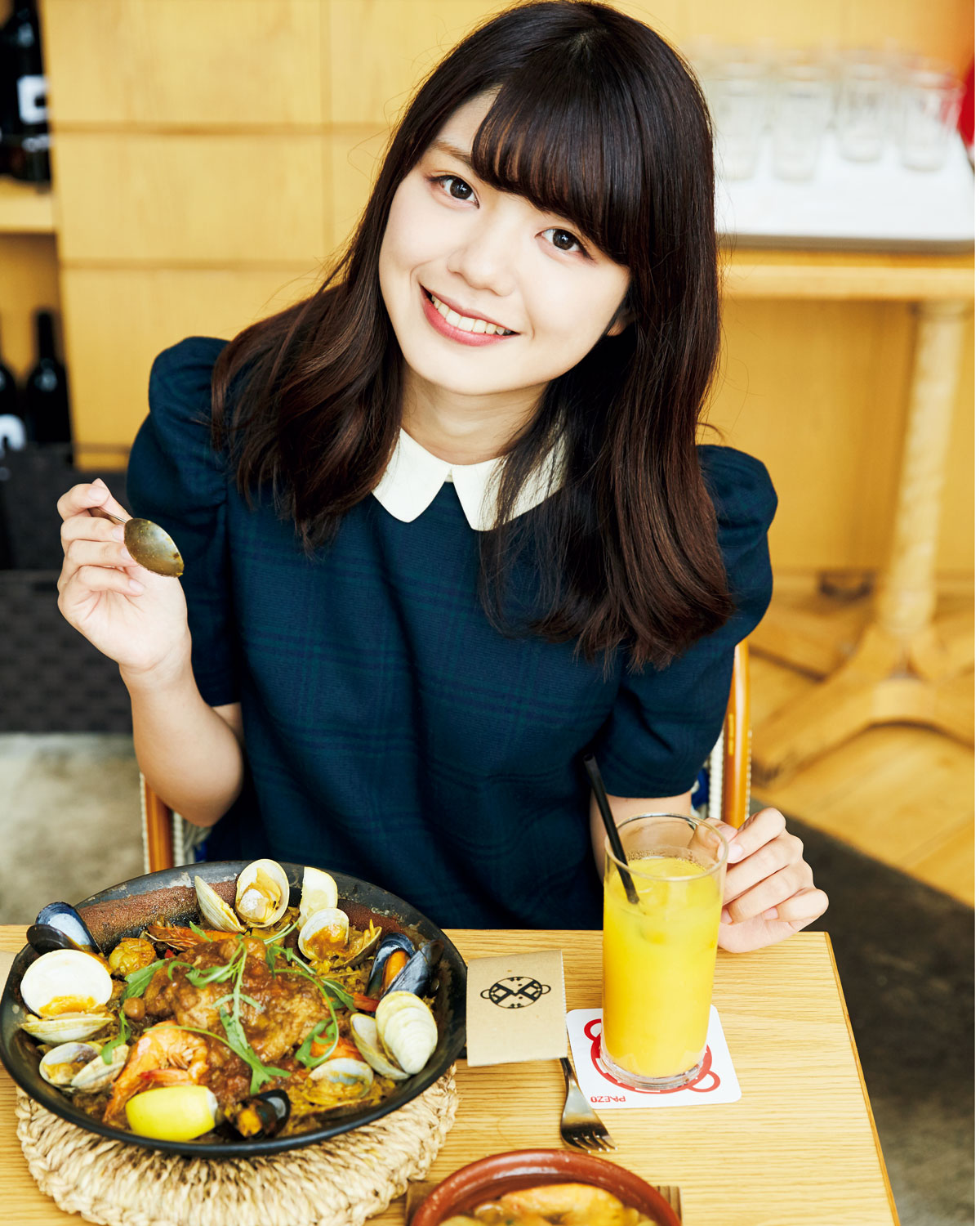 今日 あの子となにを食べにいこうか 激カワ女子図鑑 Vol 11東京女子大学2年鈴木梨奈さんとパエリアを食べる ガール Fineboys Online 今日 あの子となにを食べにいこうか 激カワ女子図鑑 Vol 11東京女子大学2年鈴木梨奈さんとパエリアを食べる ガール Fineboys Online